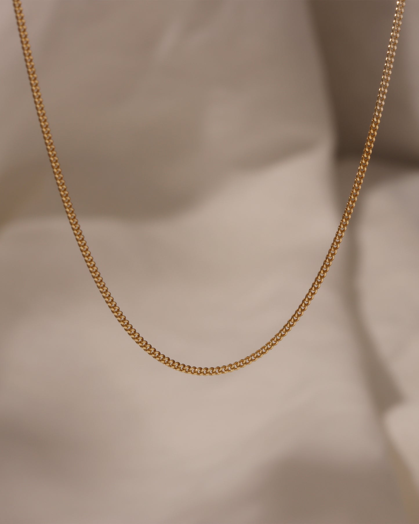 ALIDA CURB CHAIN NECKLACE