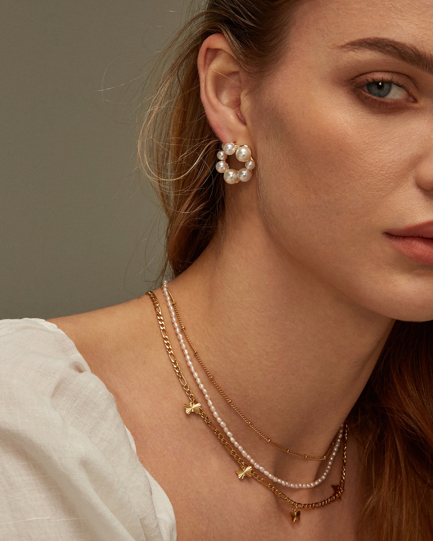 LEA PEARL HOOP EARRINGS