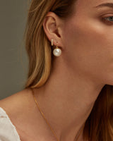 RYLIE DANGLE PEARL HOOPS