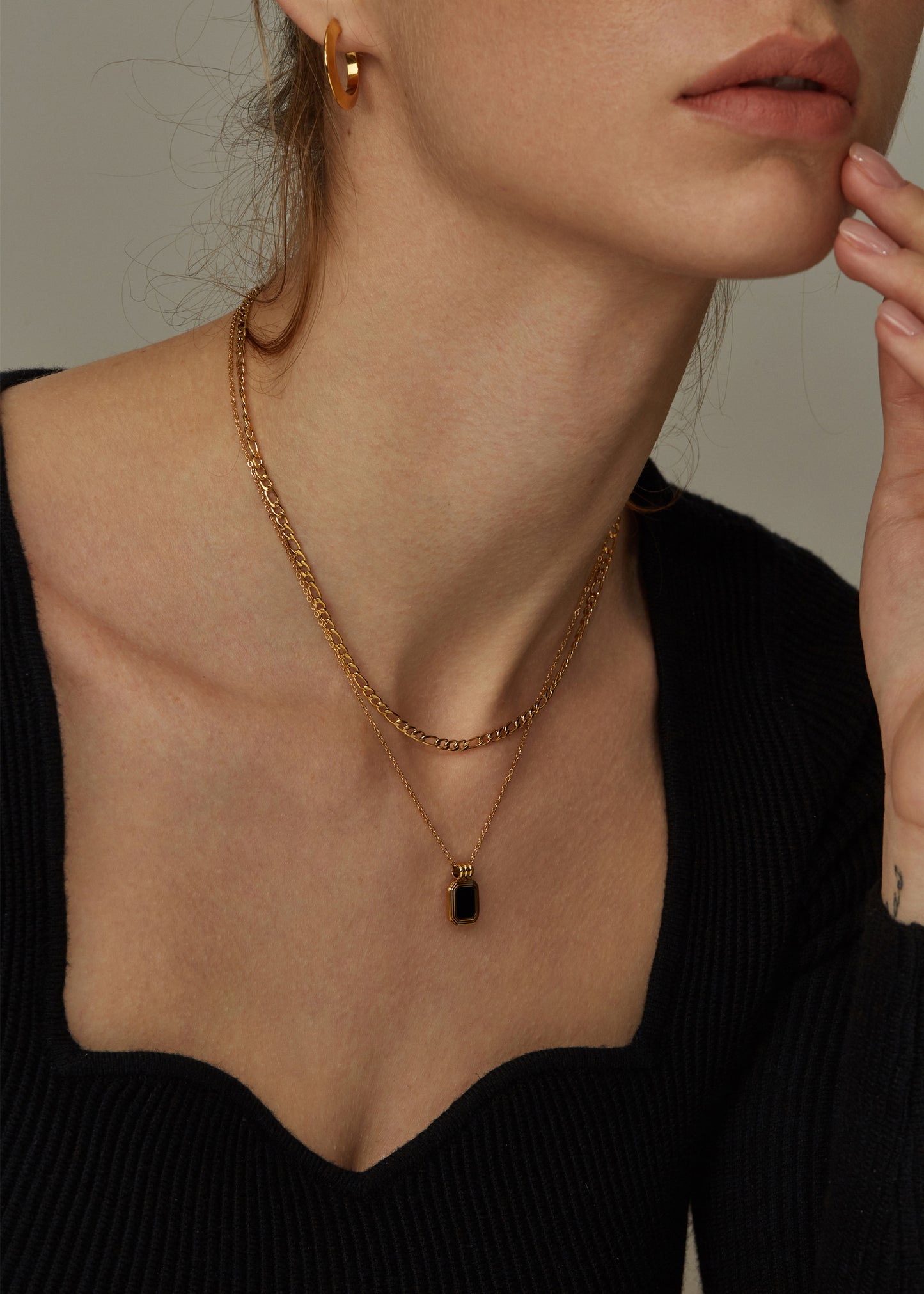 REMIE ENAMEL NECKLACE