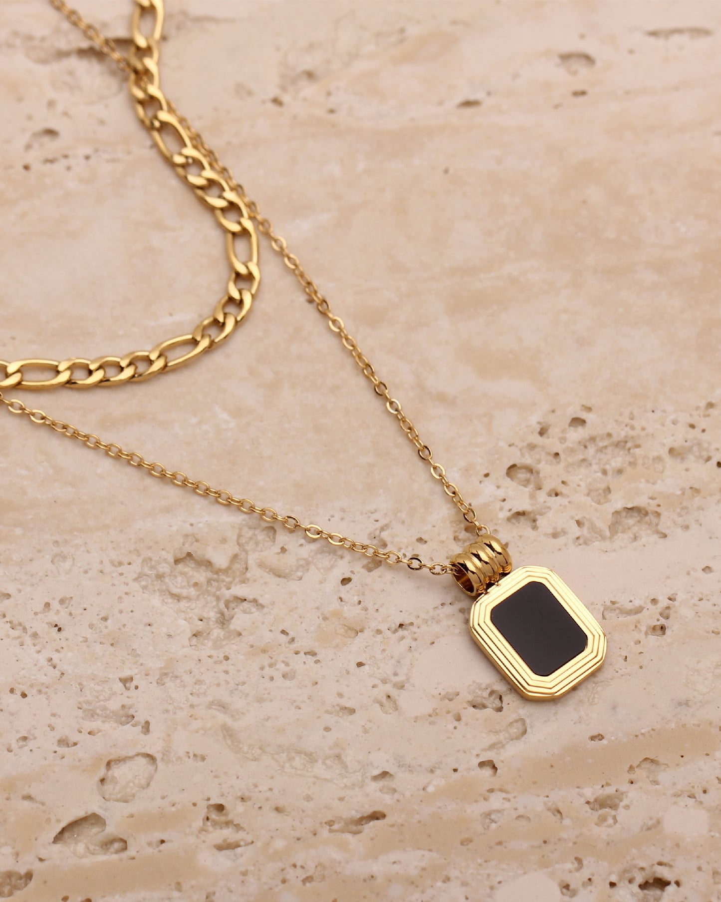 REMIE ENAMEL NECKLACE