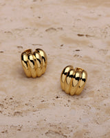 LUMI SHELL STUD EARRINGS