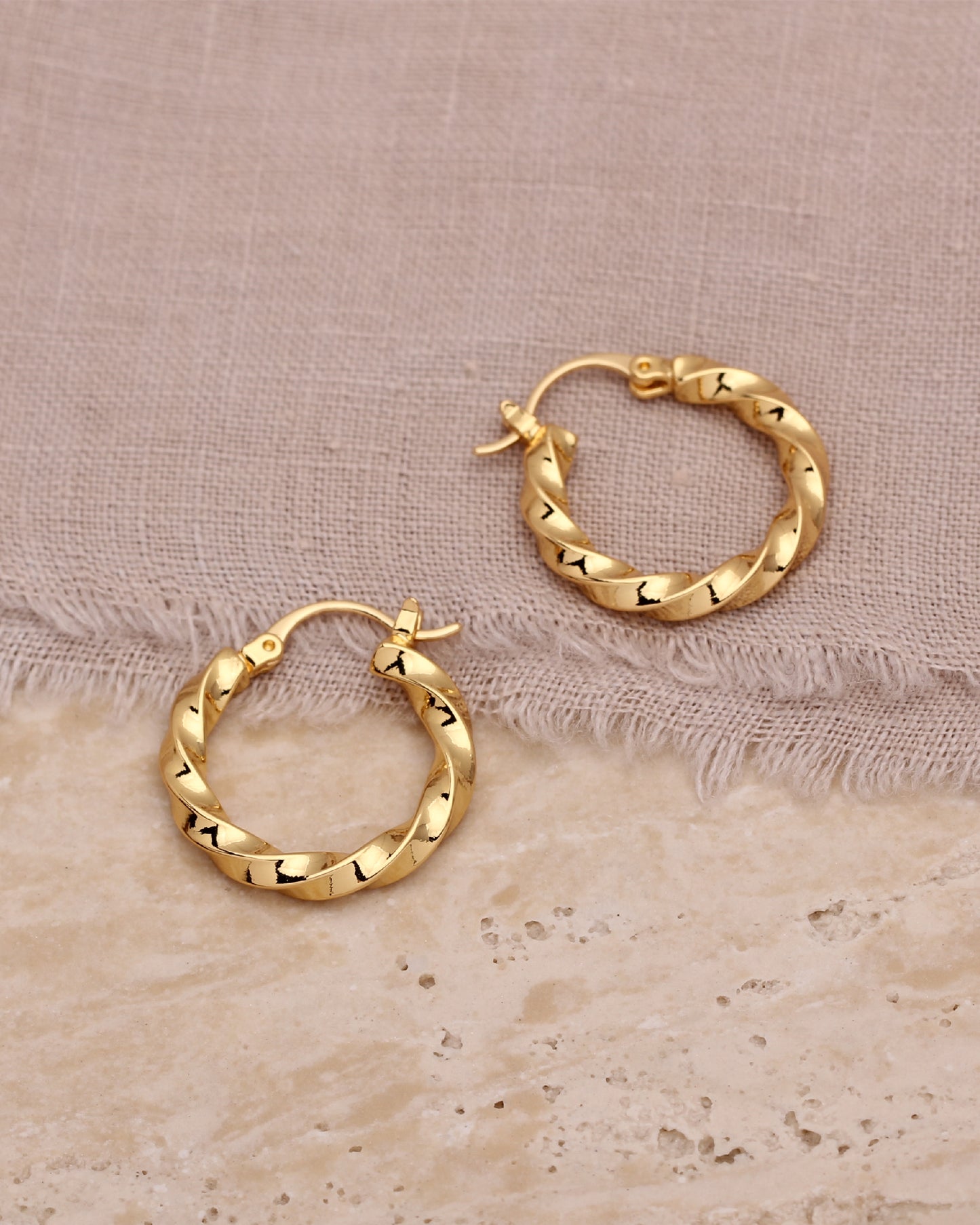 ZOE TWISTED HOOP EARRINGS