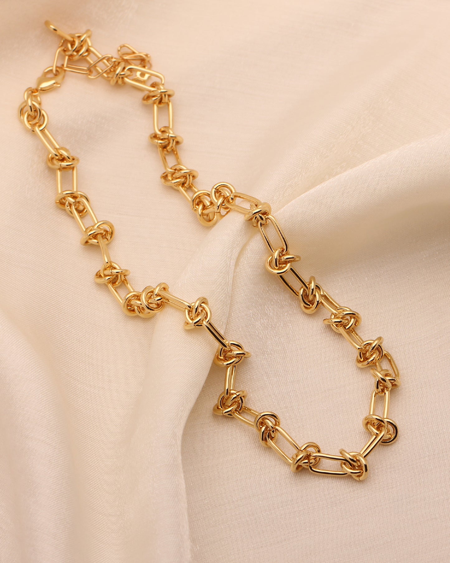 SOLEY KNOTTED LINK NECKLACE