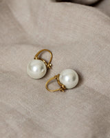 RYLIE DANGLE PEARL HOOPS