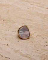 ELIS PEARL SHELL SIGNET RING