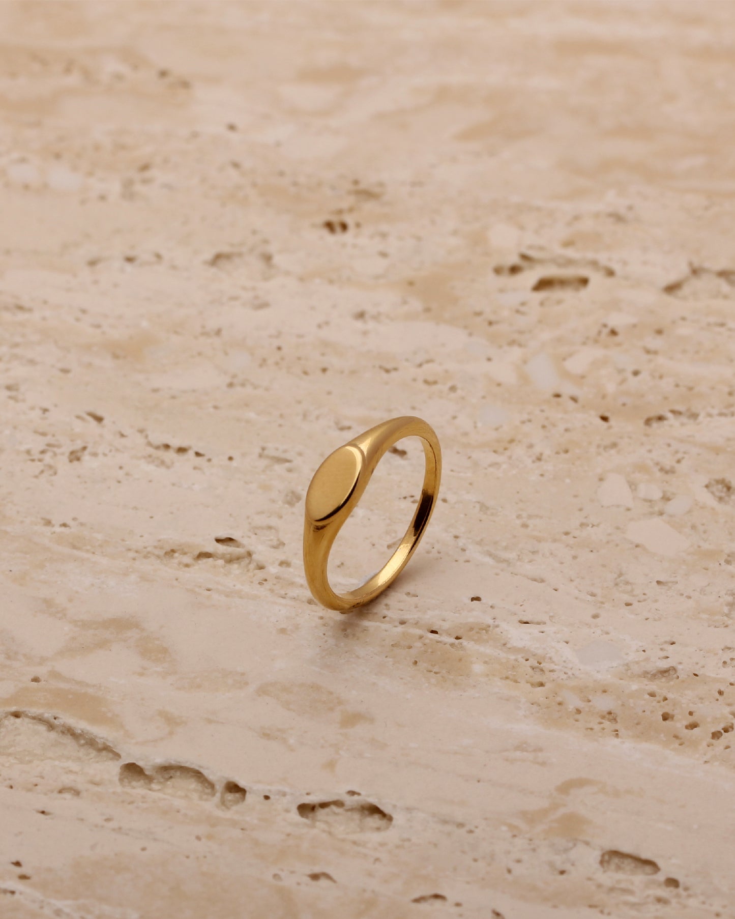 JACI SIGNET RING