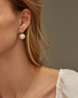 RYLIE DANGLE PEARL HOOPS