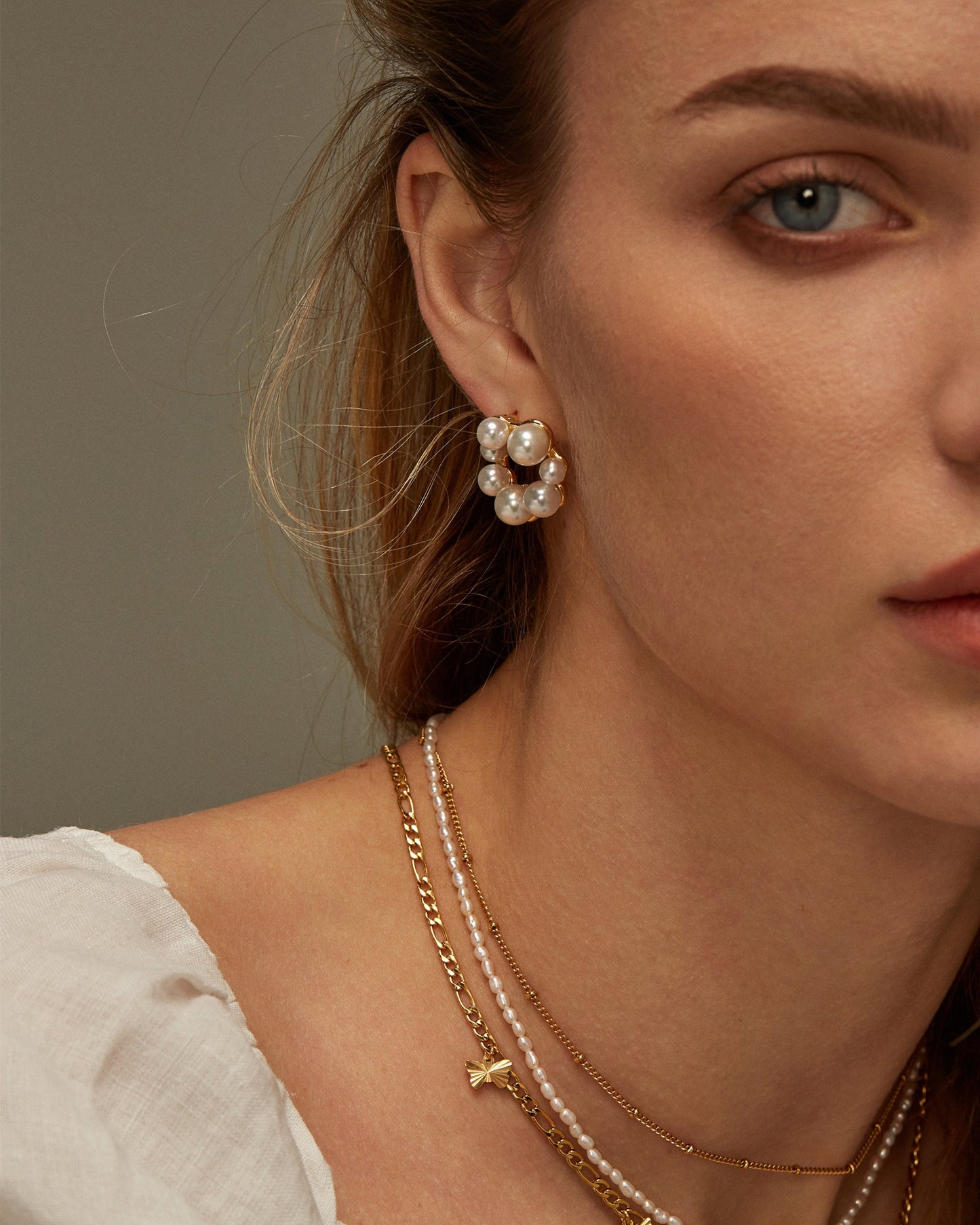 LEA PEARL HOOP EARRINGS