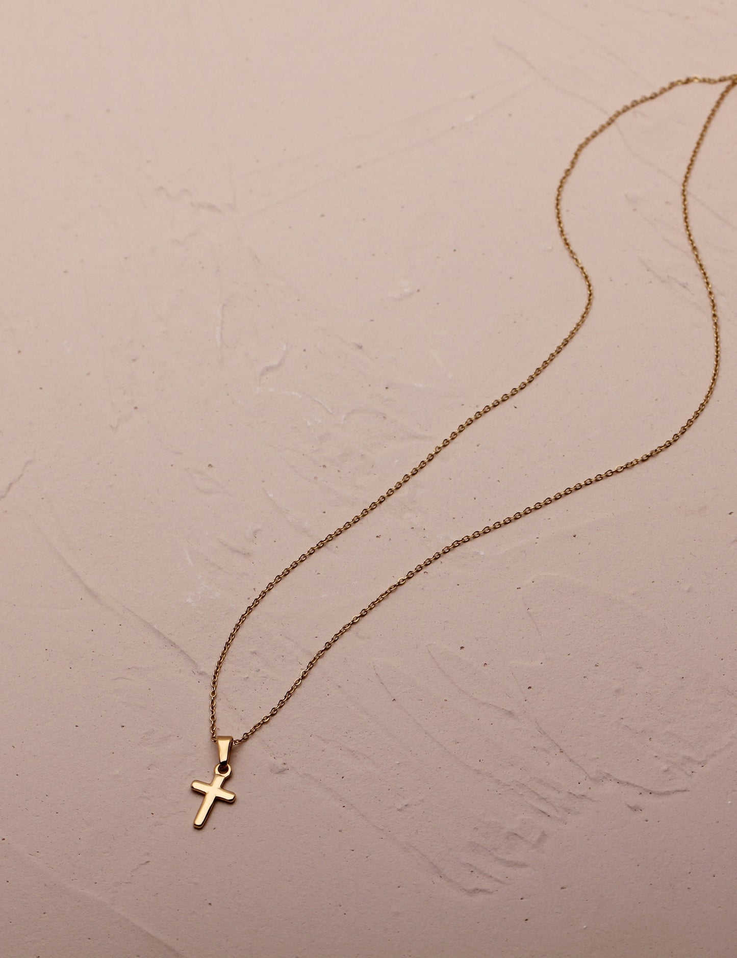 LIA CROSS NECKLACE
