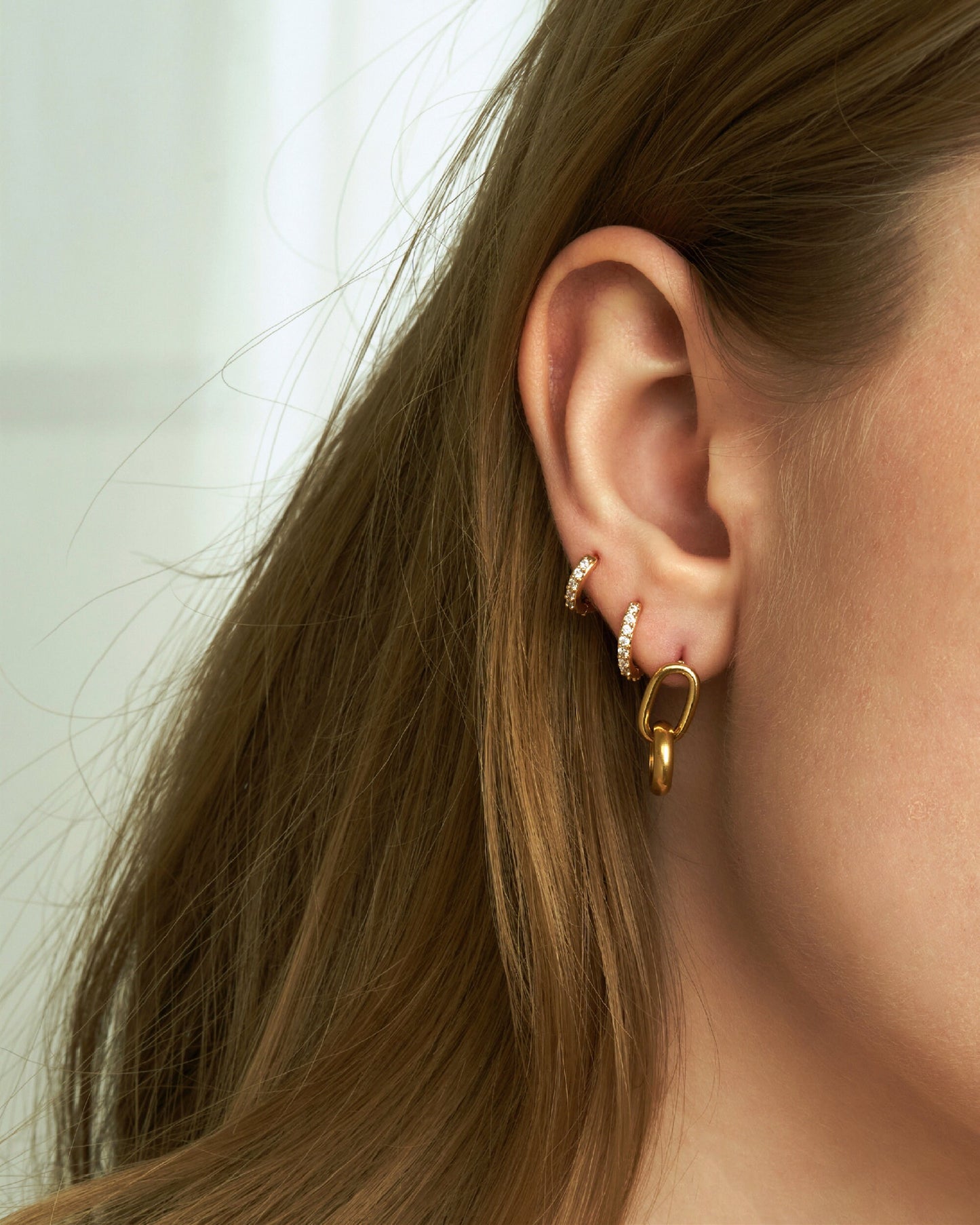 PEPPER DOUBLE CURLE HOOPS