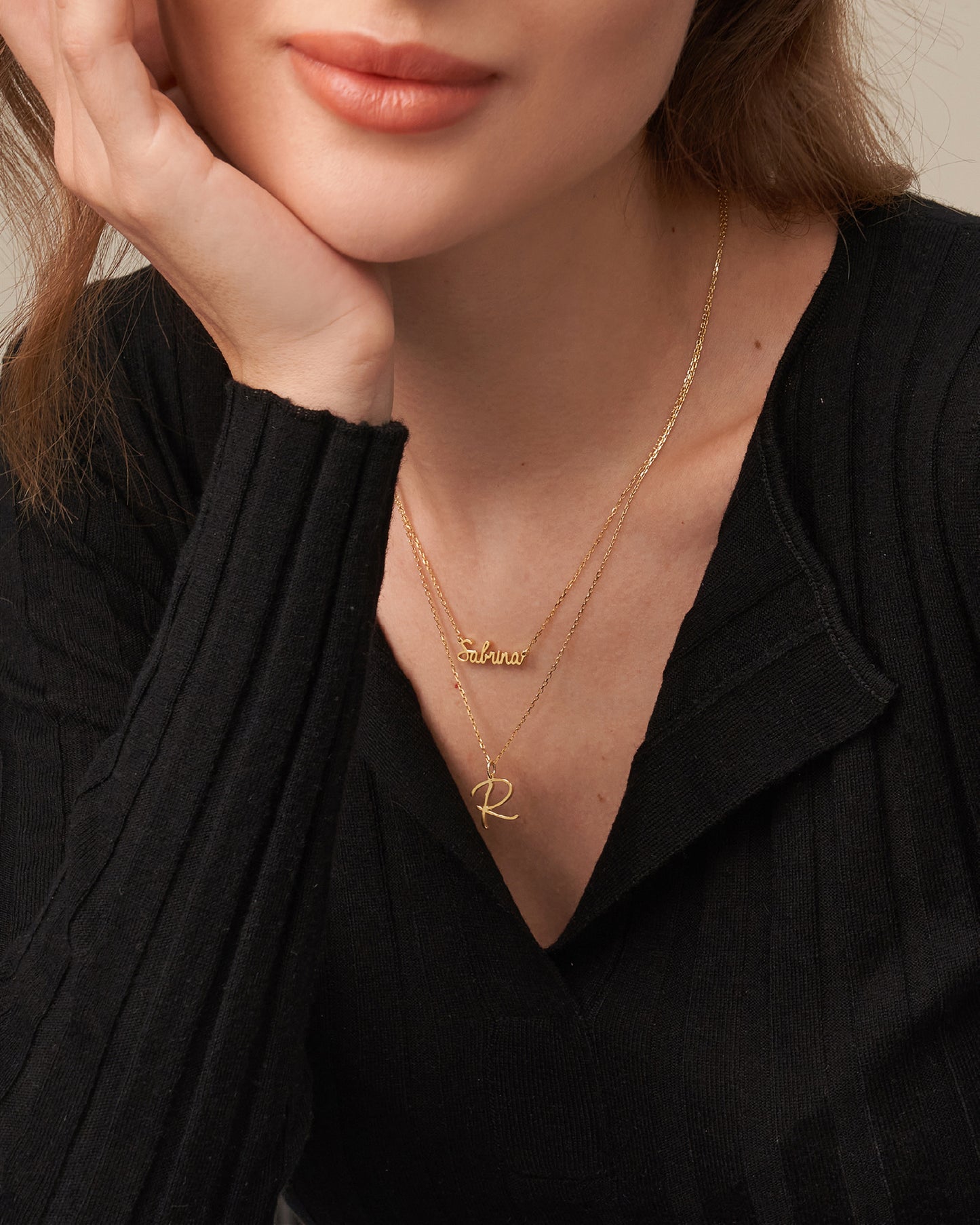 HELLEN DAINTY INITIAL NAME NECKLACE