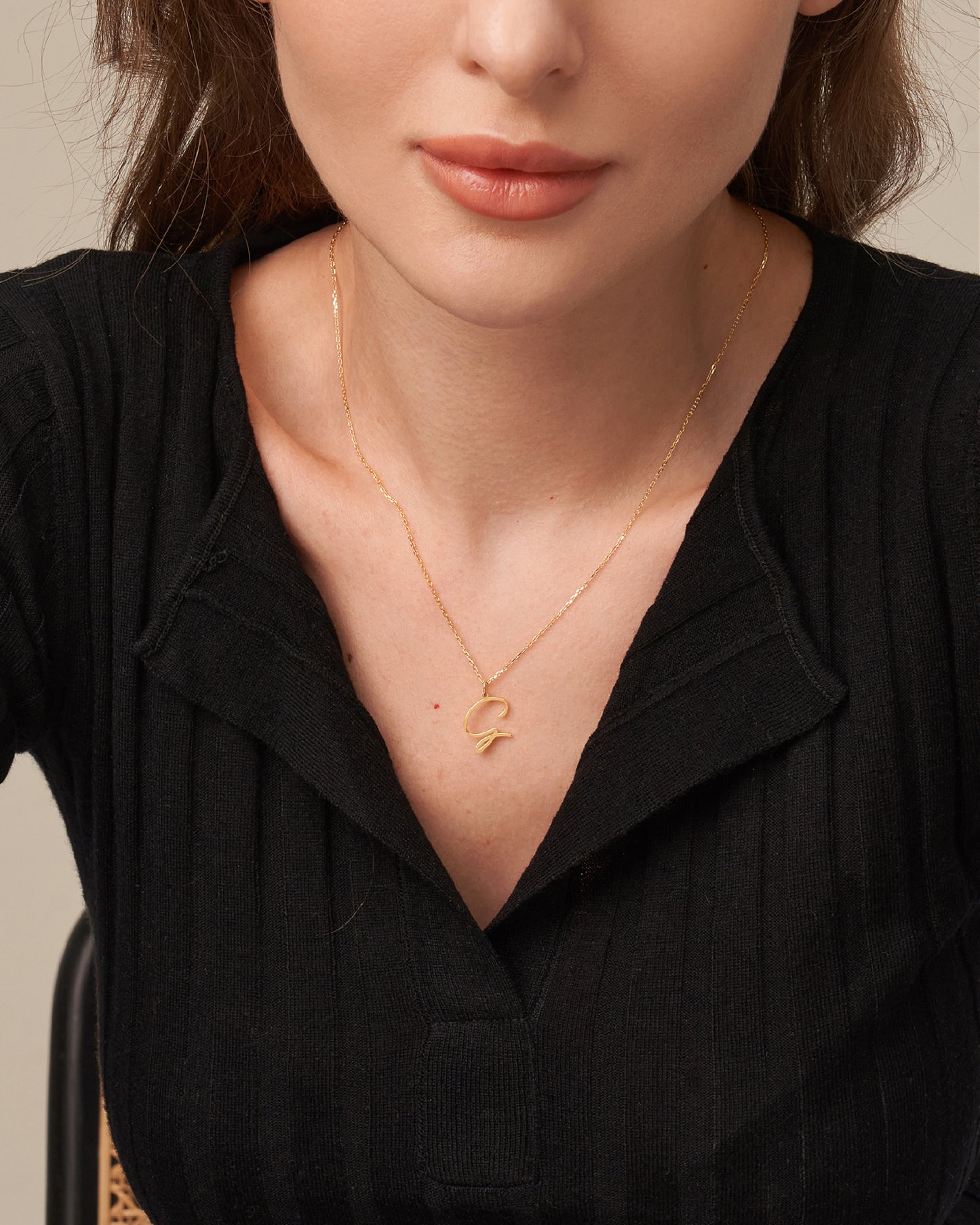 HELLEN DAINTY INITIAL NAME NECKLACE