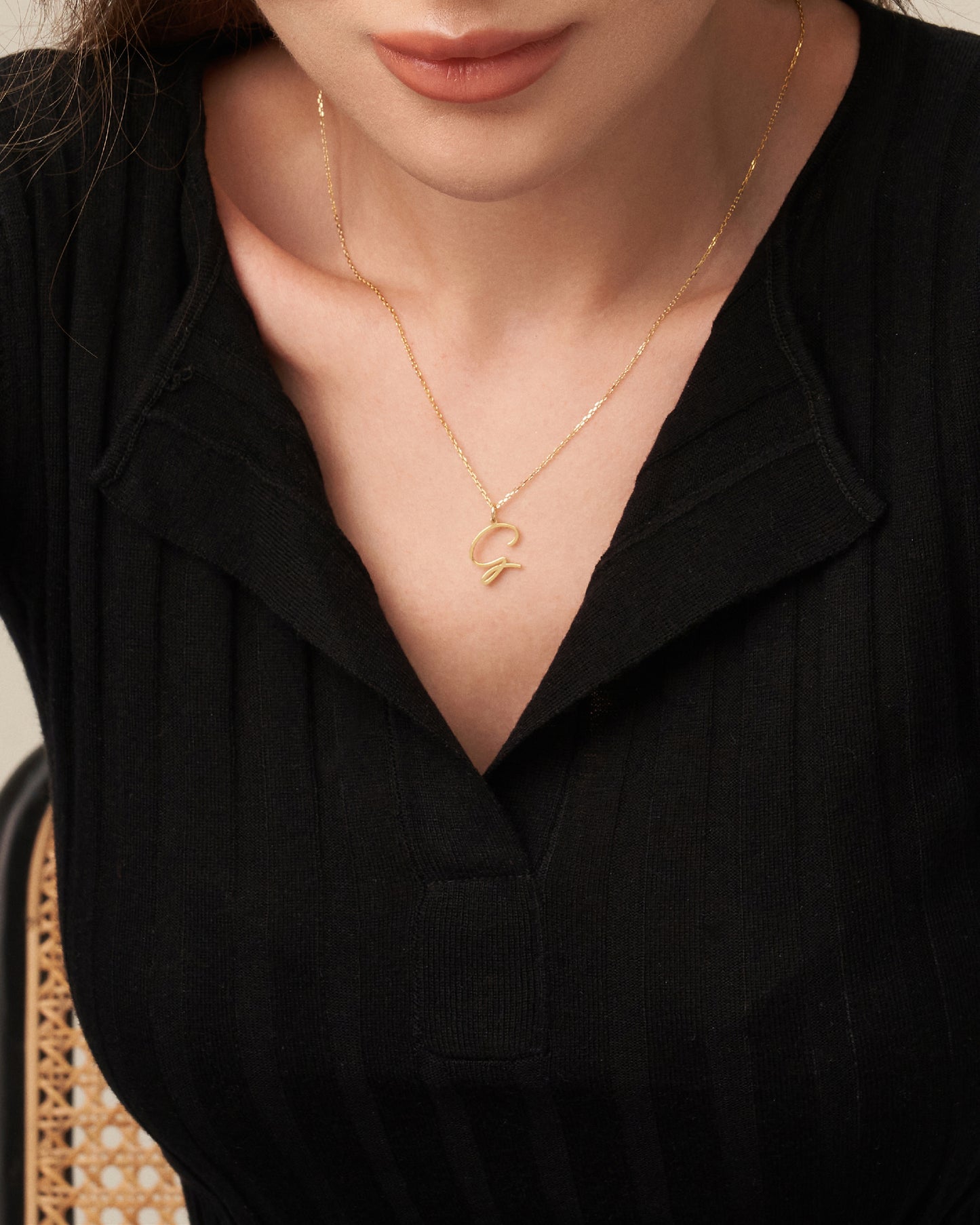 HELLEN DAINTY INITIAL NAME NECKLACE