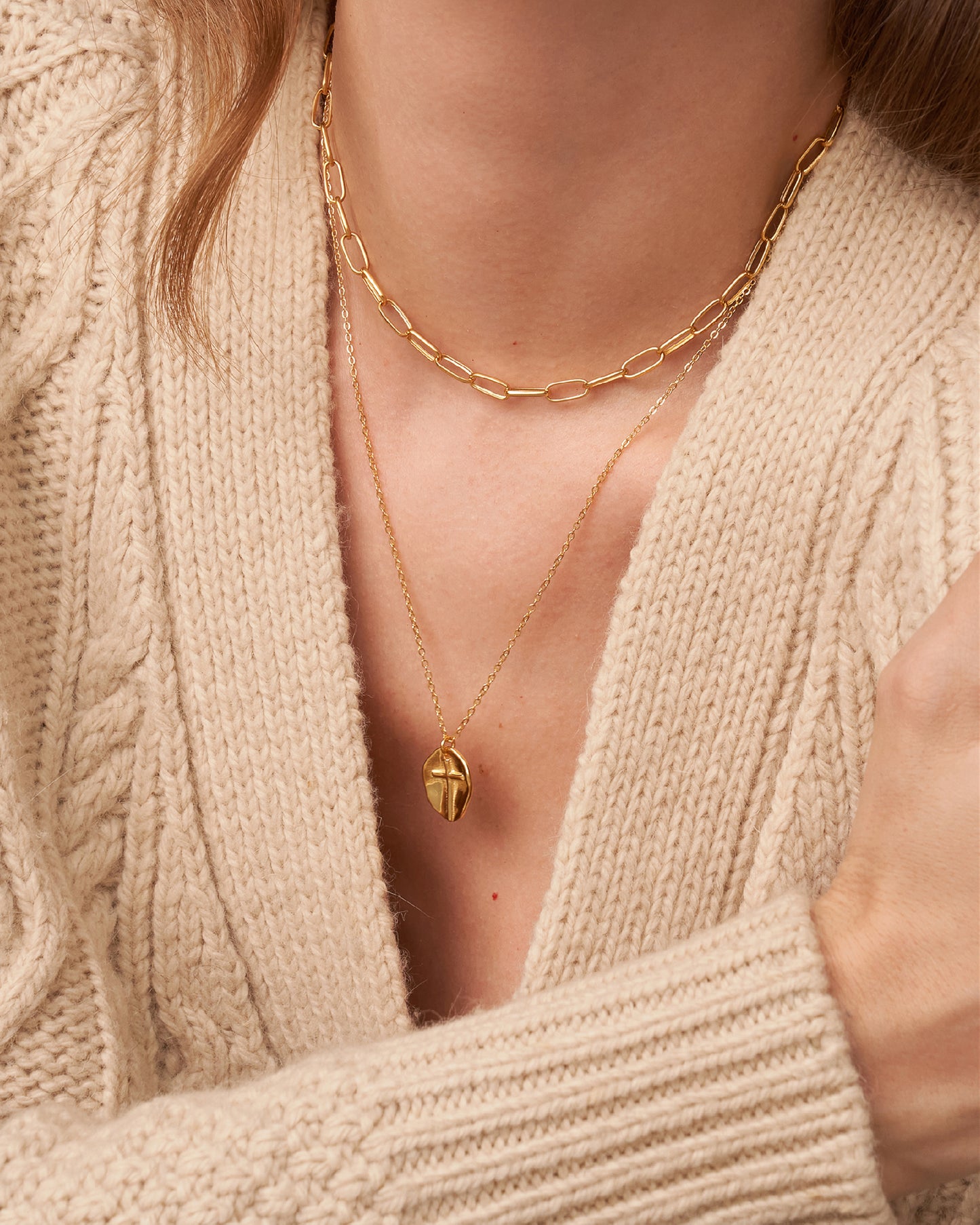 ANNA CROSS PENDANT NECKLACE