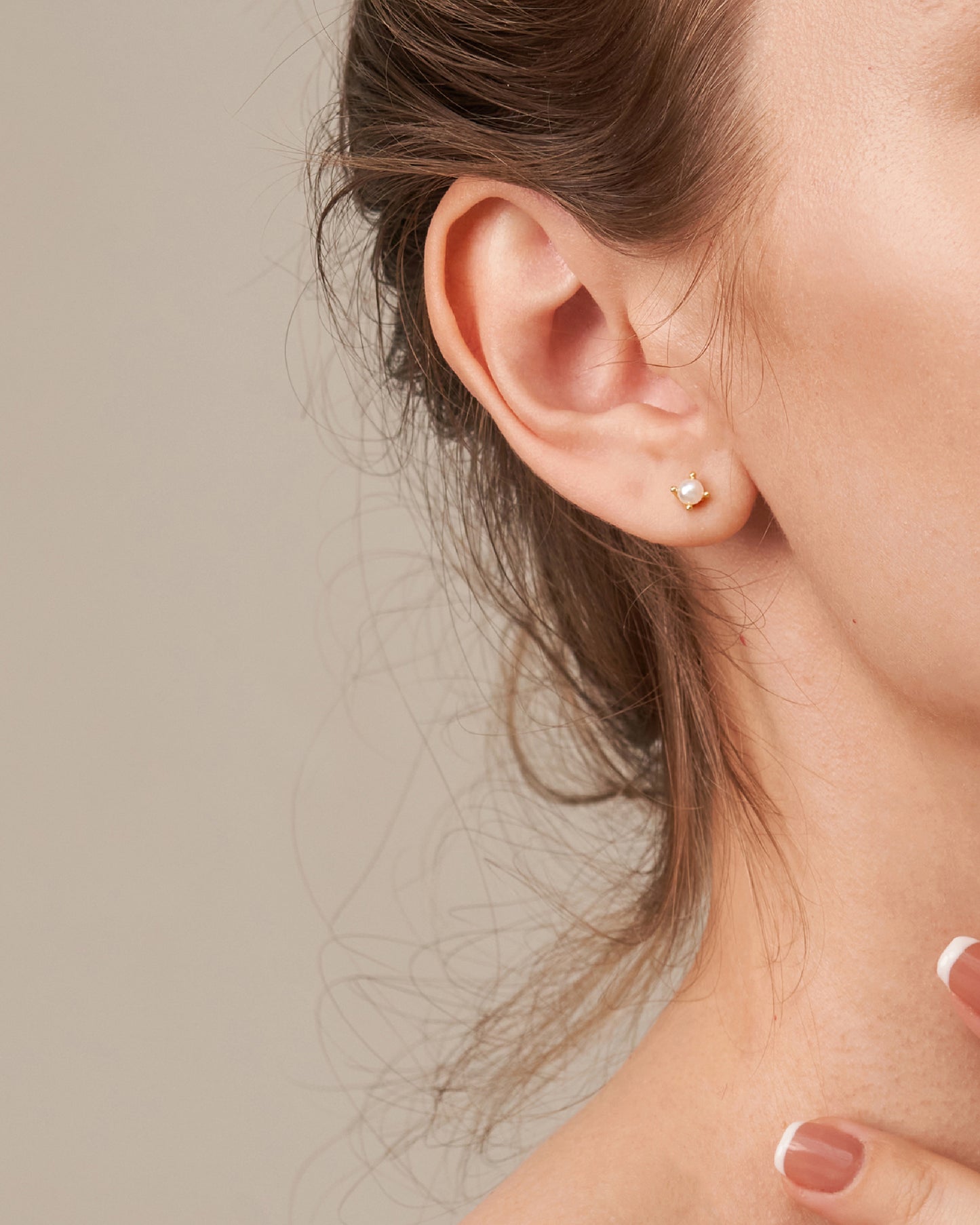 IVY PEARL STUD EARRINGS