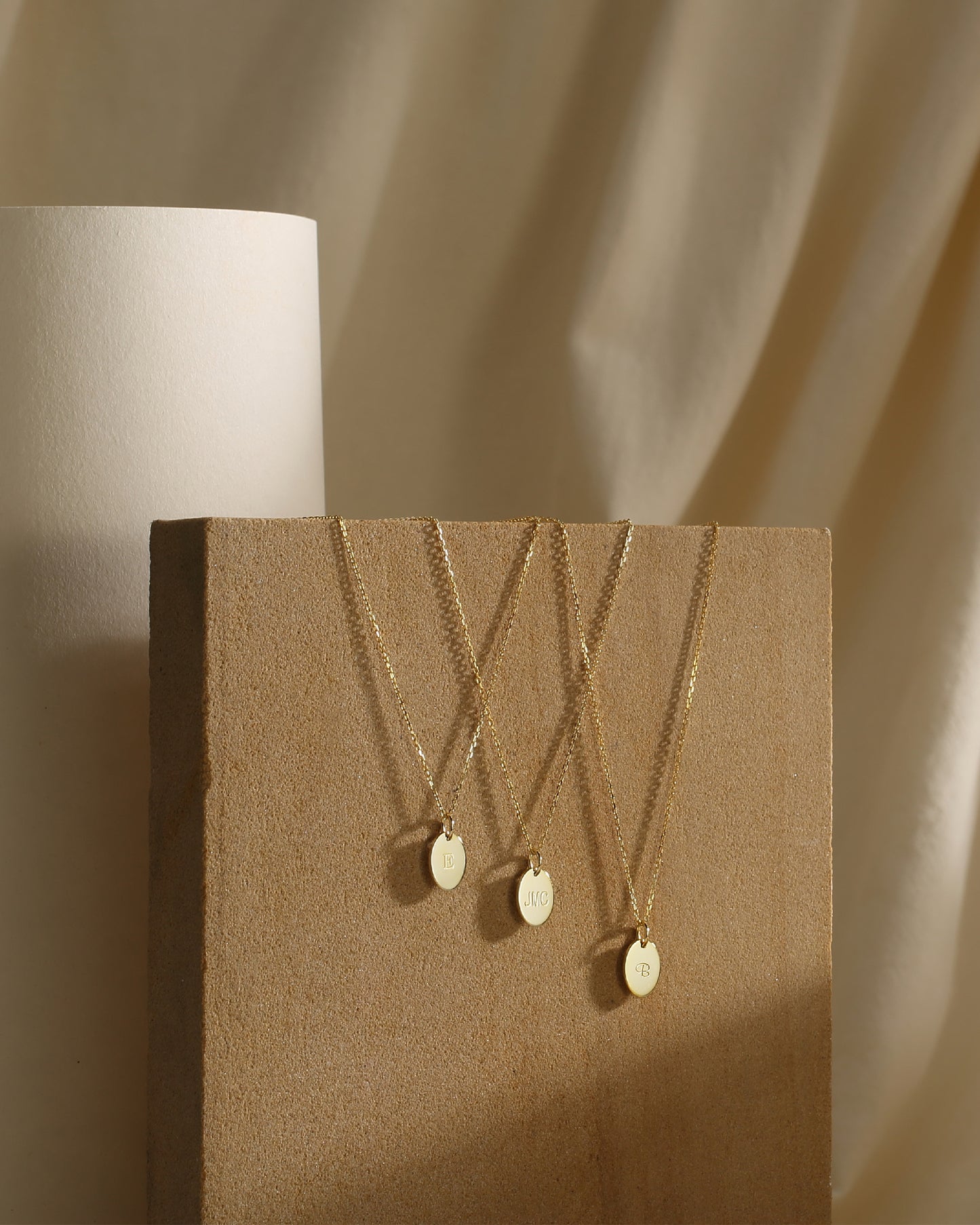 OVAL NAME TAG NECKLACE