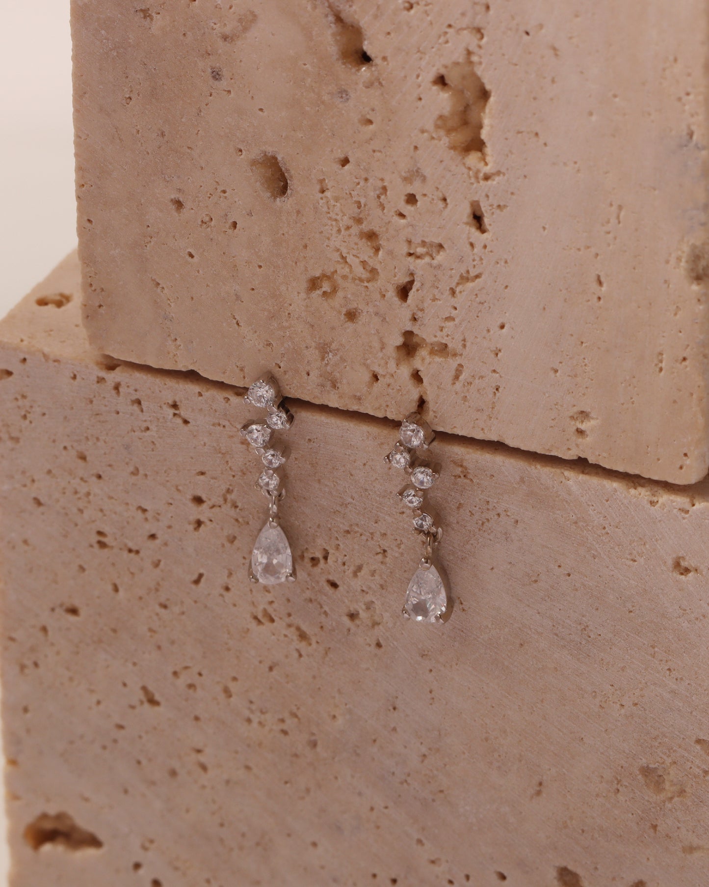 SNOW DIAMOND DROP EARRINGS