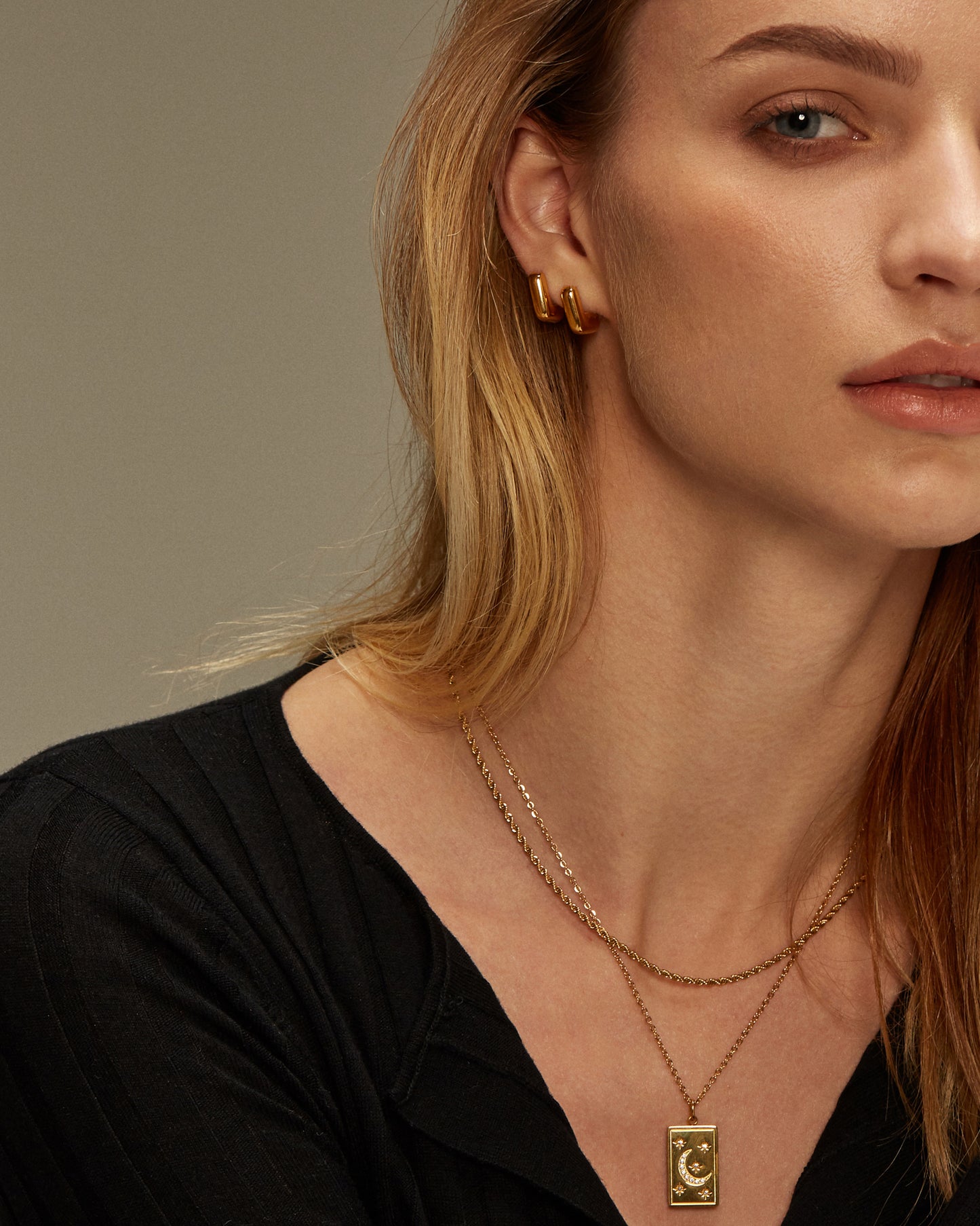 CHELSEA GEOMETRIC HOOPS