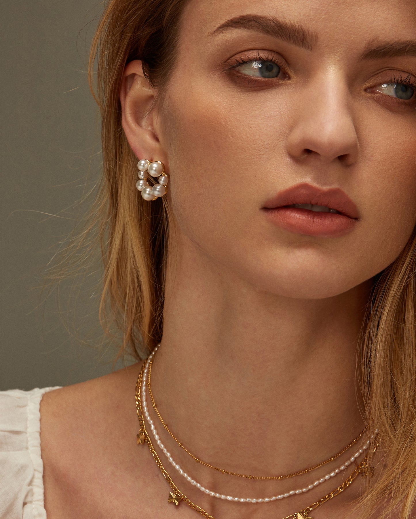 LEA PEARL HOOP EARRINGS