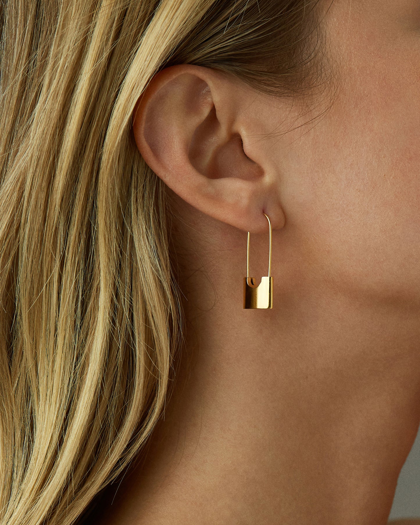 ZINNIA PADLOCK HOOP EARRINGS