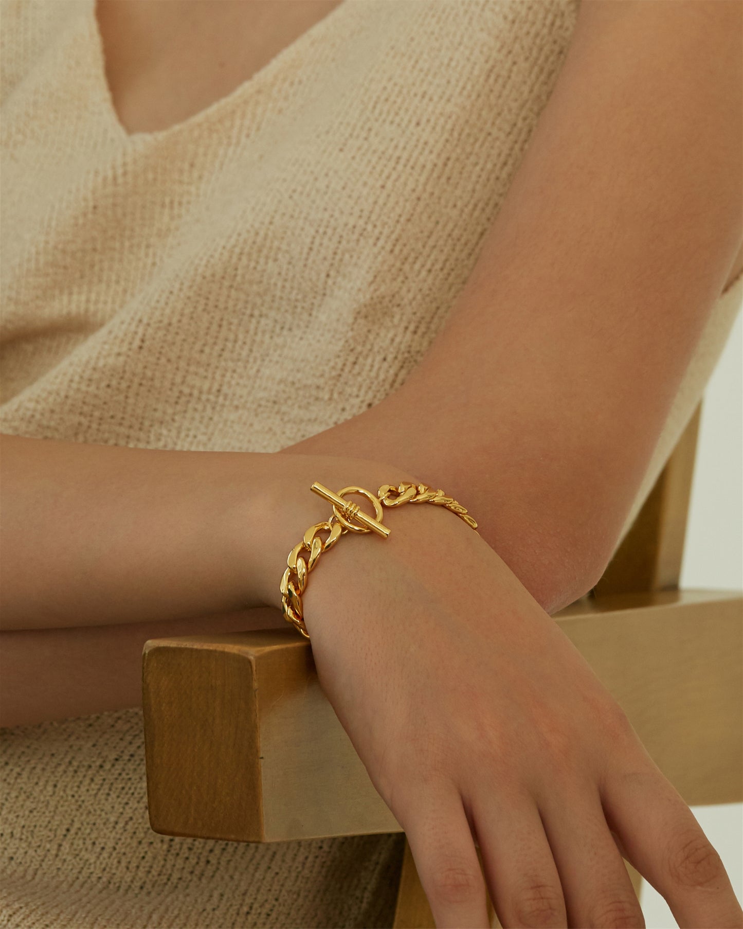 RIANN TOGGLE CURB NECKLACE & BRACELET