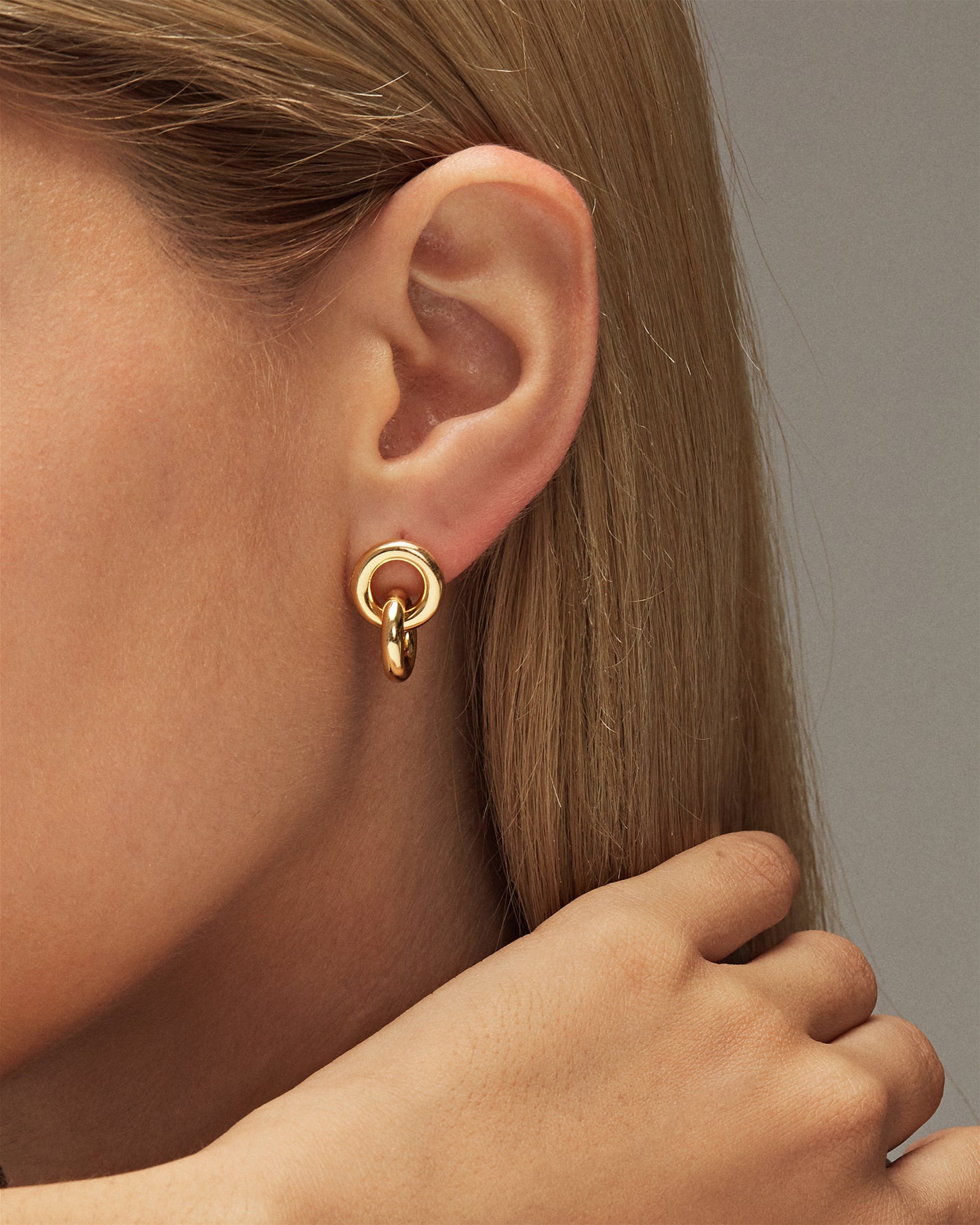 DEA TWO CIRCLE HOOPS