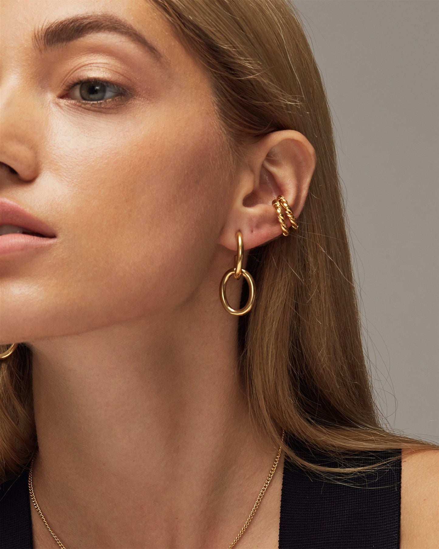 LAILA DOUBLE HOOP STUDS