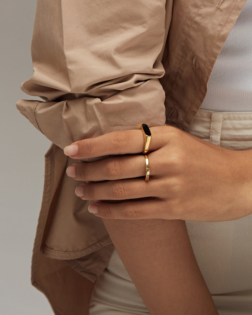 BRIANNE SIGNET BAND RING – STYLEBACCI BRIANNE SIGNET BAND RING – STYLEBACCI