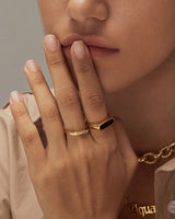 BRIANNE SIGNET BAND RING