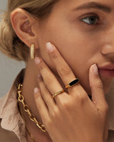 BRIANNE SIGNET BAND RING