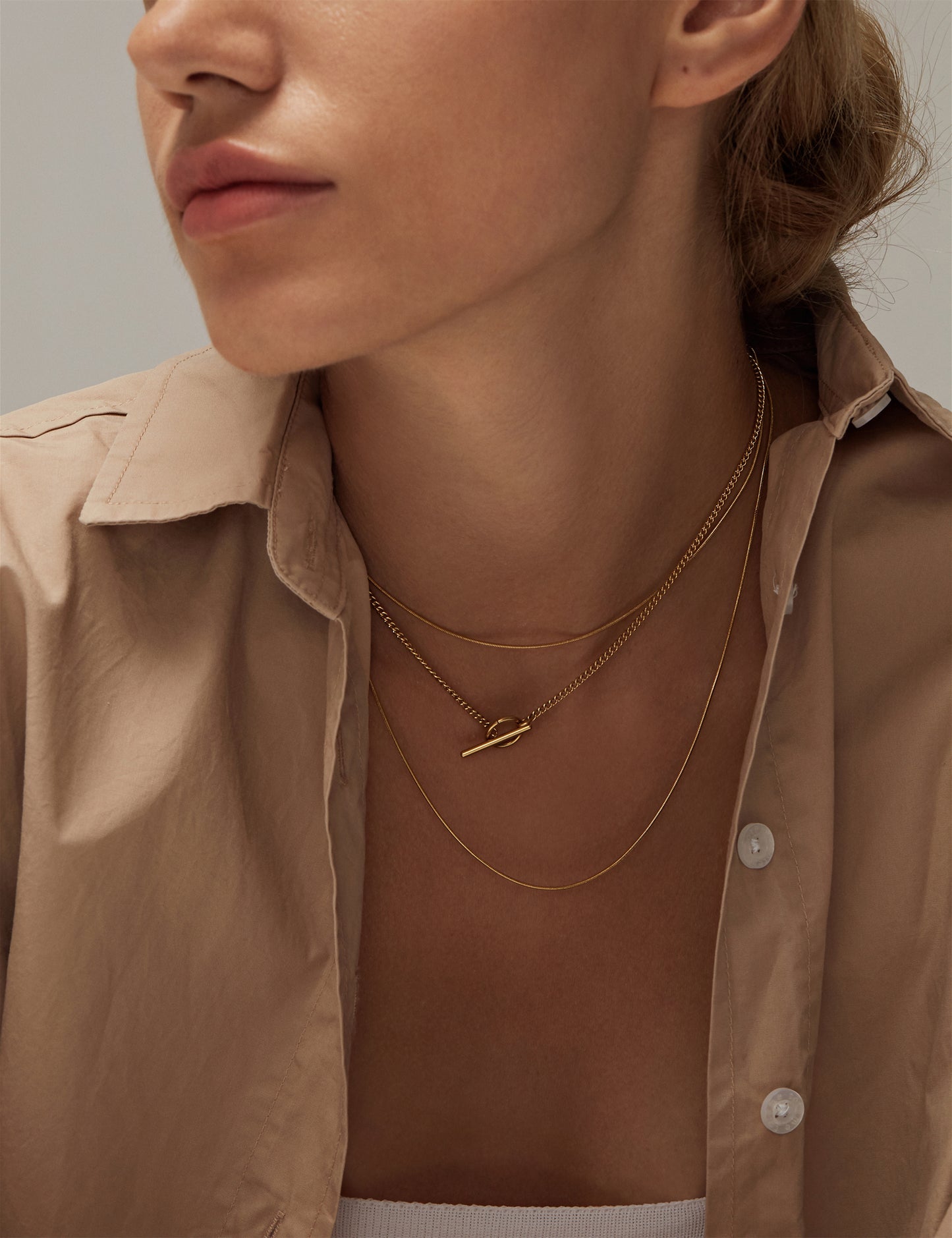 LIERA TOGGLE CLASP NECKLACE