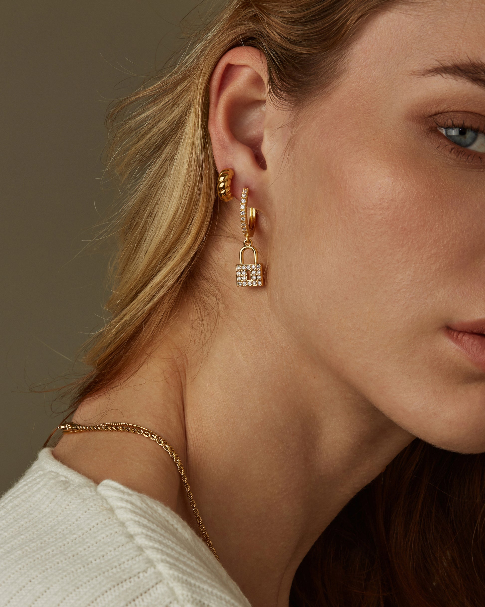 ALAIA CROISSANT HUGGIE HOOPS