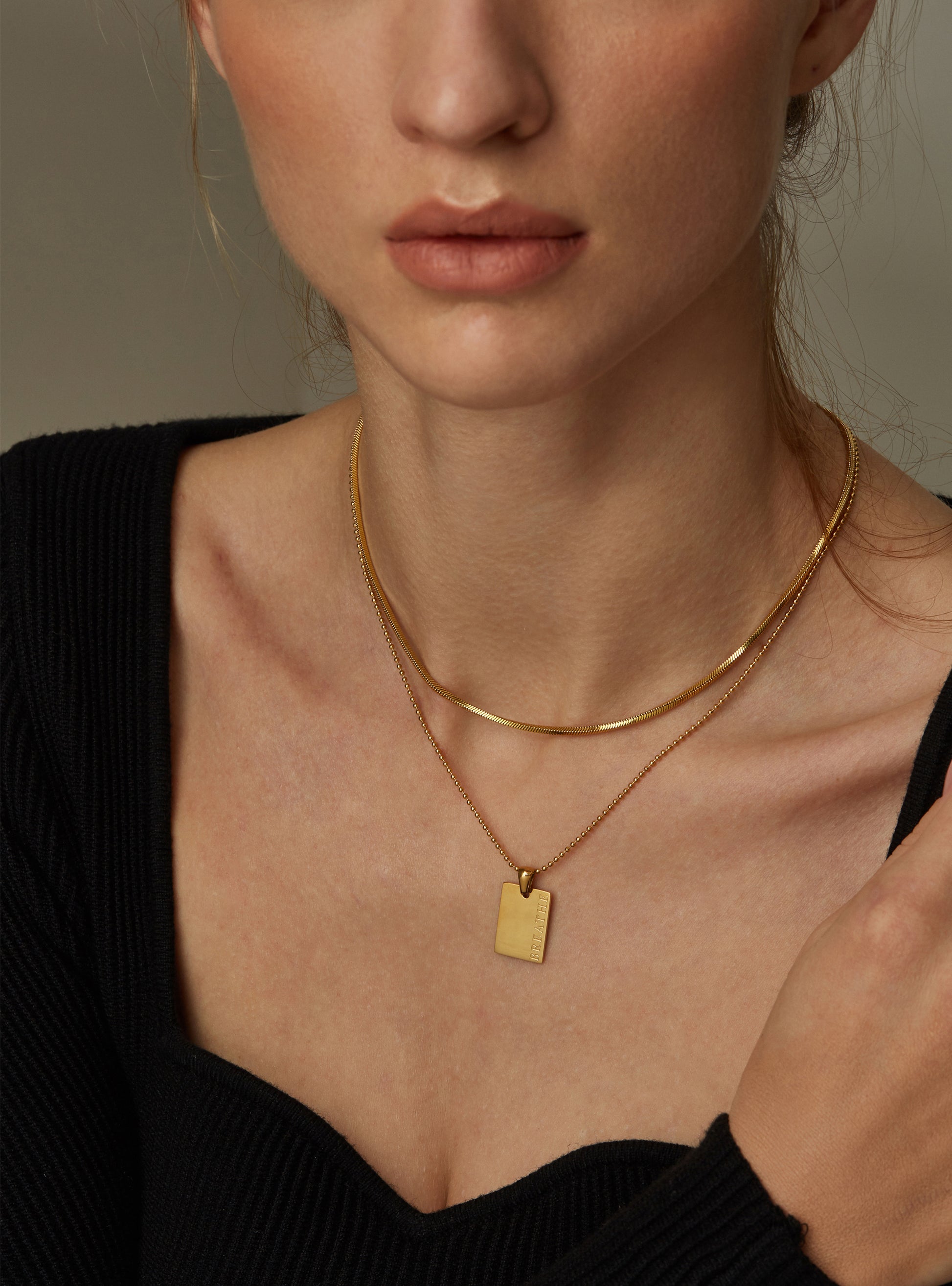 BAYA SQUARE HERRINGBONE NECKLACE