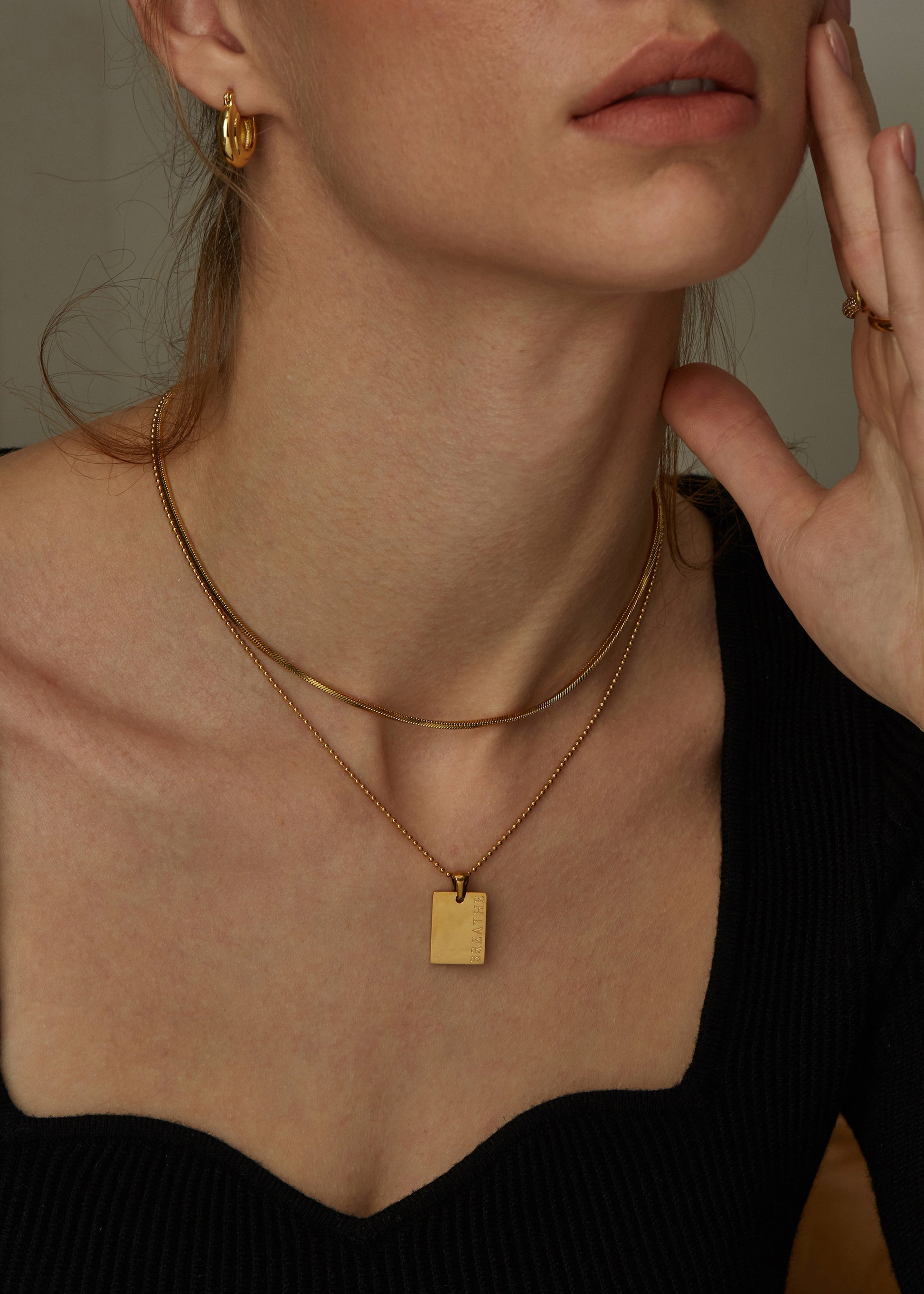 BAYA SQUARE HERRINGBONE NECKLACE