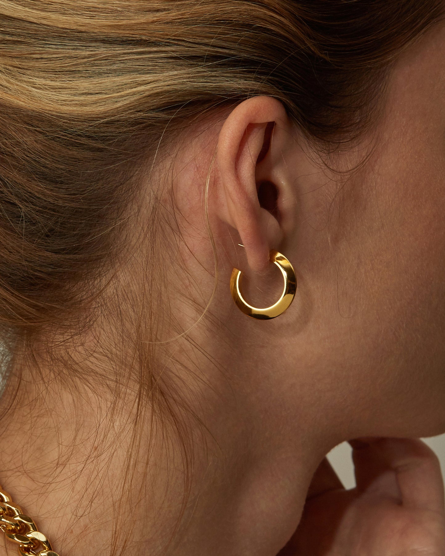 ELANOR HOOP EARRINGS