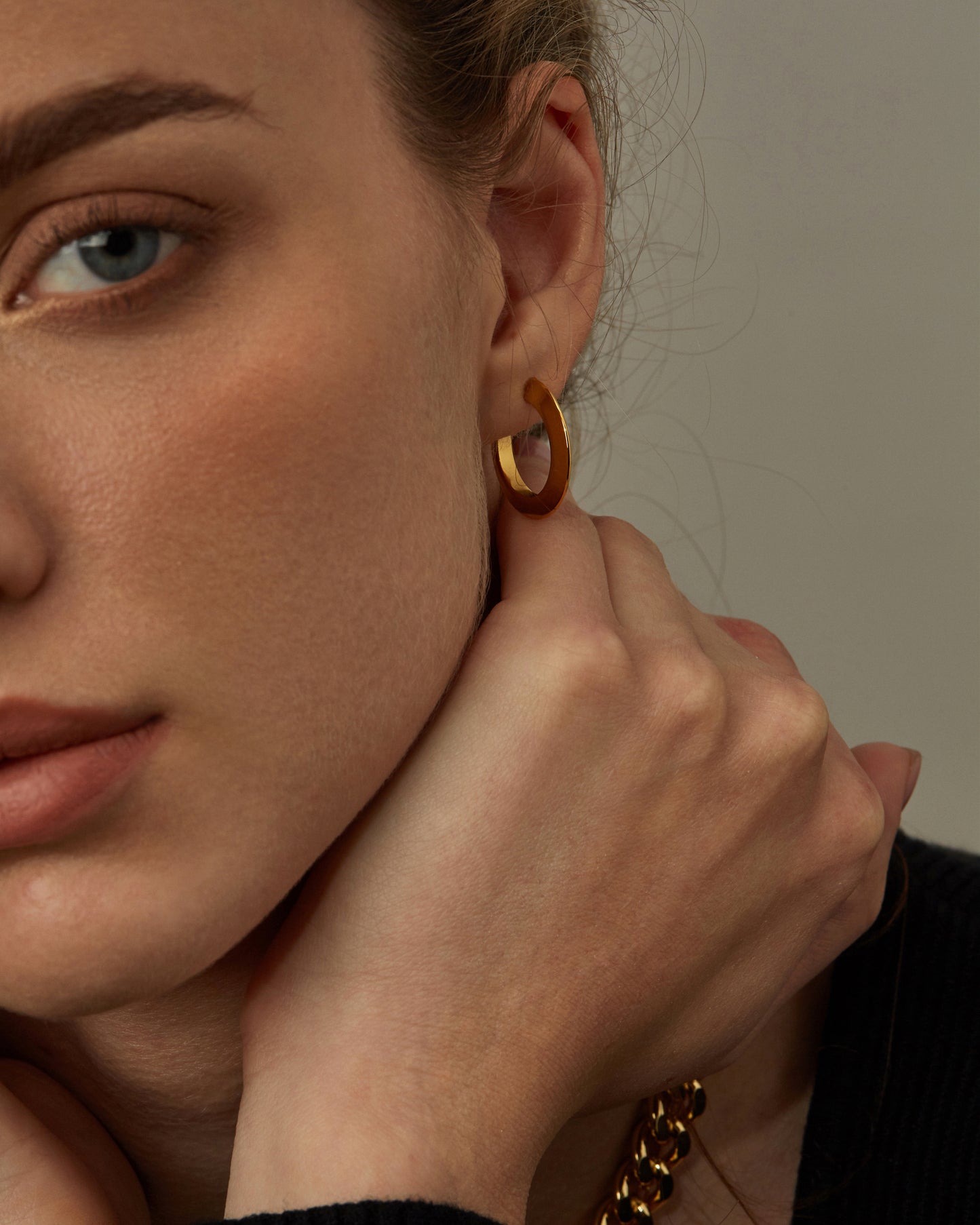 ELANOR HOOP EARRINGS