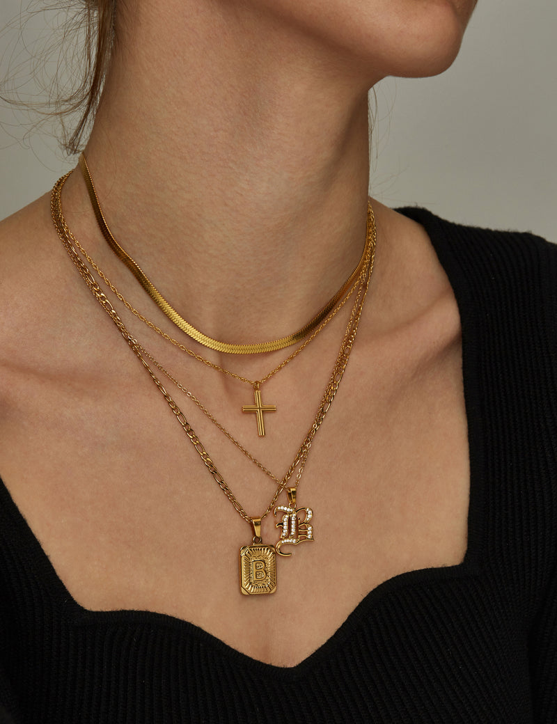 EVANIE INITIAL NECKLACE