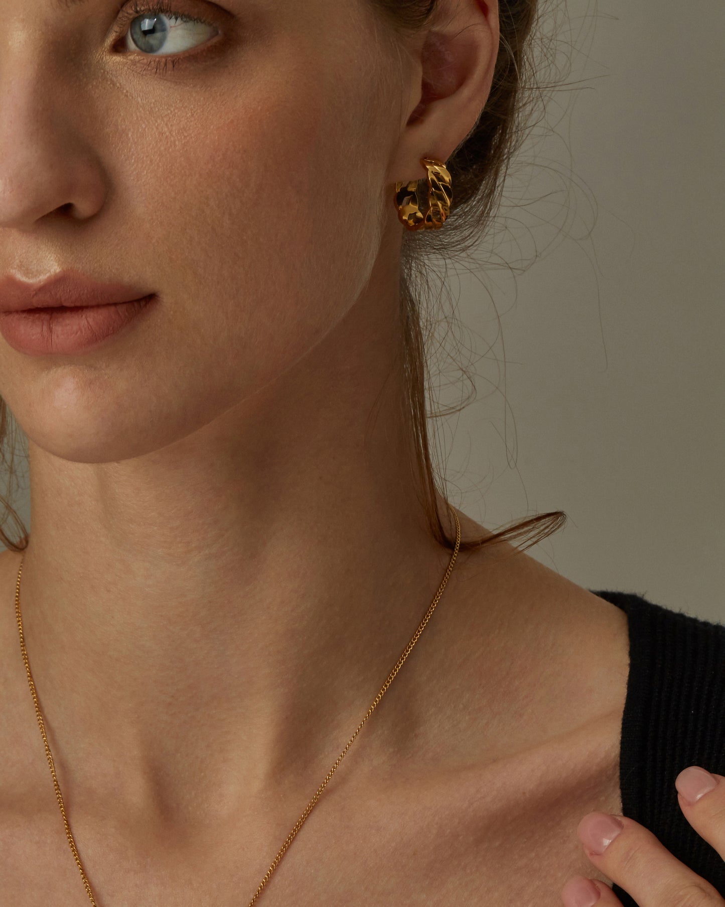 MELODY LINKED CHAIN HOOPS