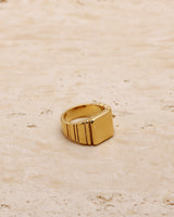 MABLE SIGNET RING