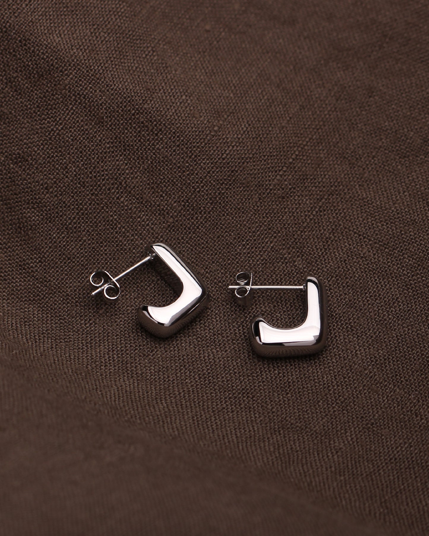 CHELSEA GEOMETRIC HOOPS