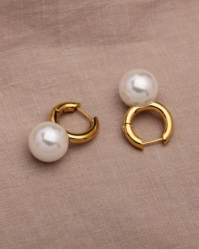 ELISE DANGLE PEARLS HOOPS