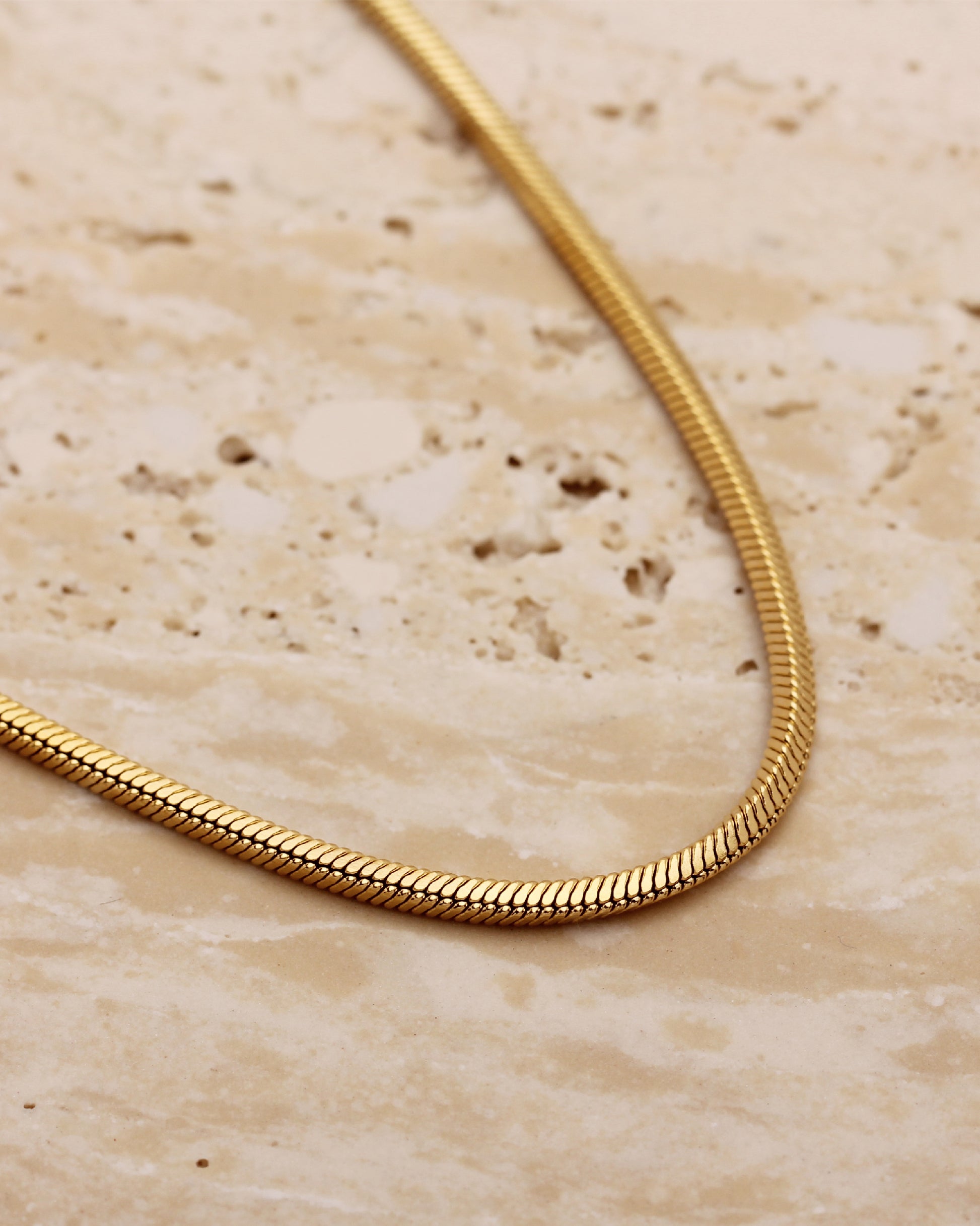 BAYA SQUARE HERRINGBONE NECKLACE