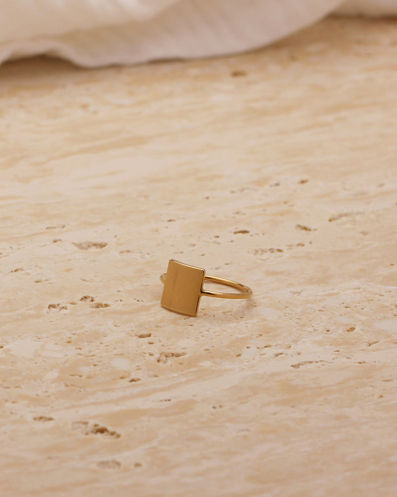 LEINA SQUARE RING