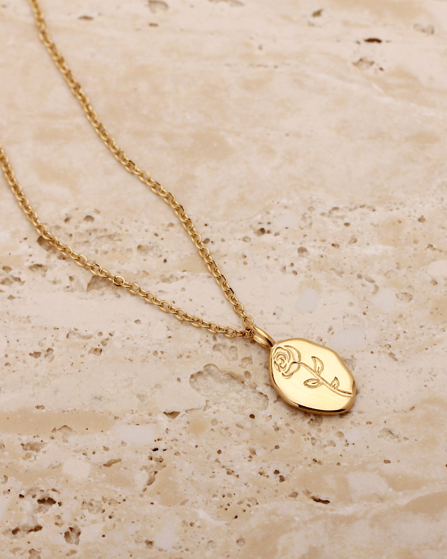 KLOIE FLOWER CHARM NECKLACE