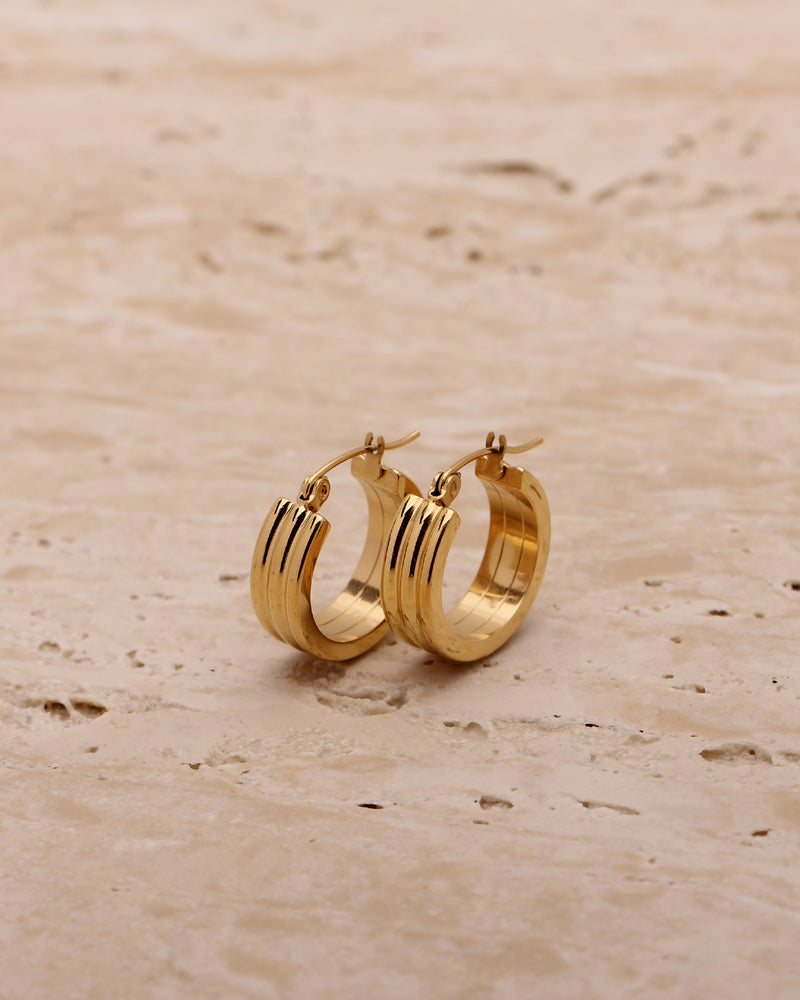 ISABEL RIBBED HOOP EARRINGS