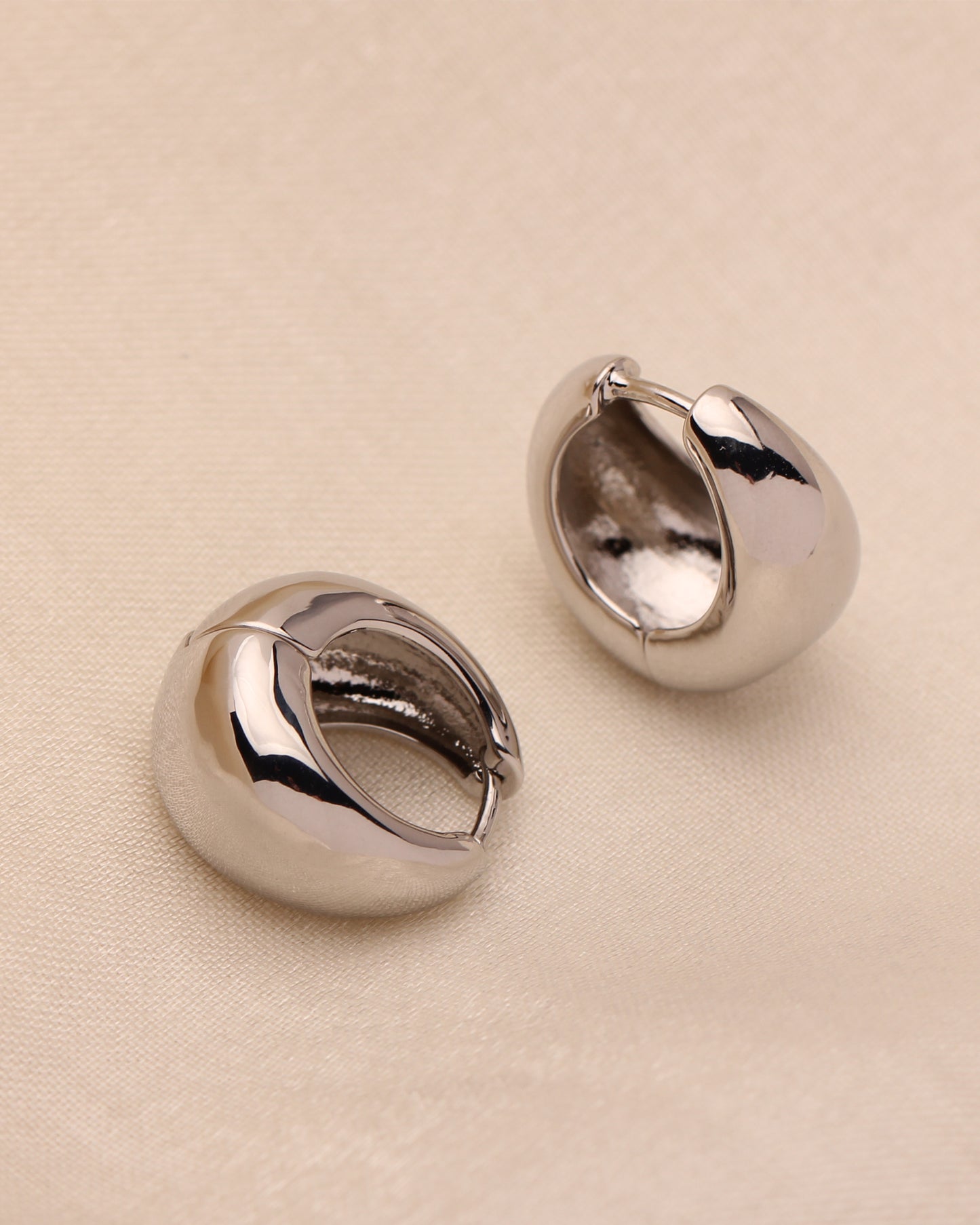 HINGED EARRINGS  HUGGIE EARRINGS  MINIMALIST EARRINGS  CLIP ON EARRINGS  BOHO EARRINGS  GOLD EARRINGS  GOLD HOOP EARRINGS  HOOP EARRINGS  DAINTY EARRINGS  SMALL HOOP EARRINGS  GIFTS FOR MOM  BRIDESMAID GIFTS