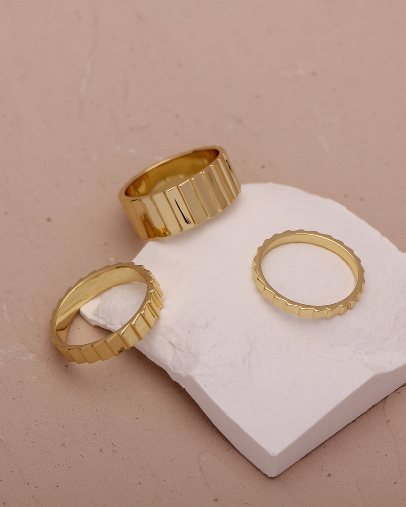 GINGER RIBBED BAND RING