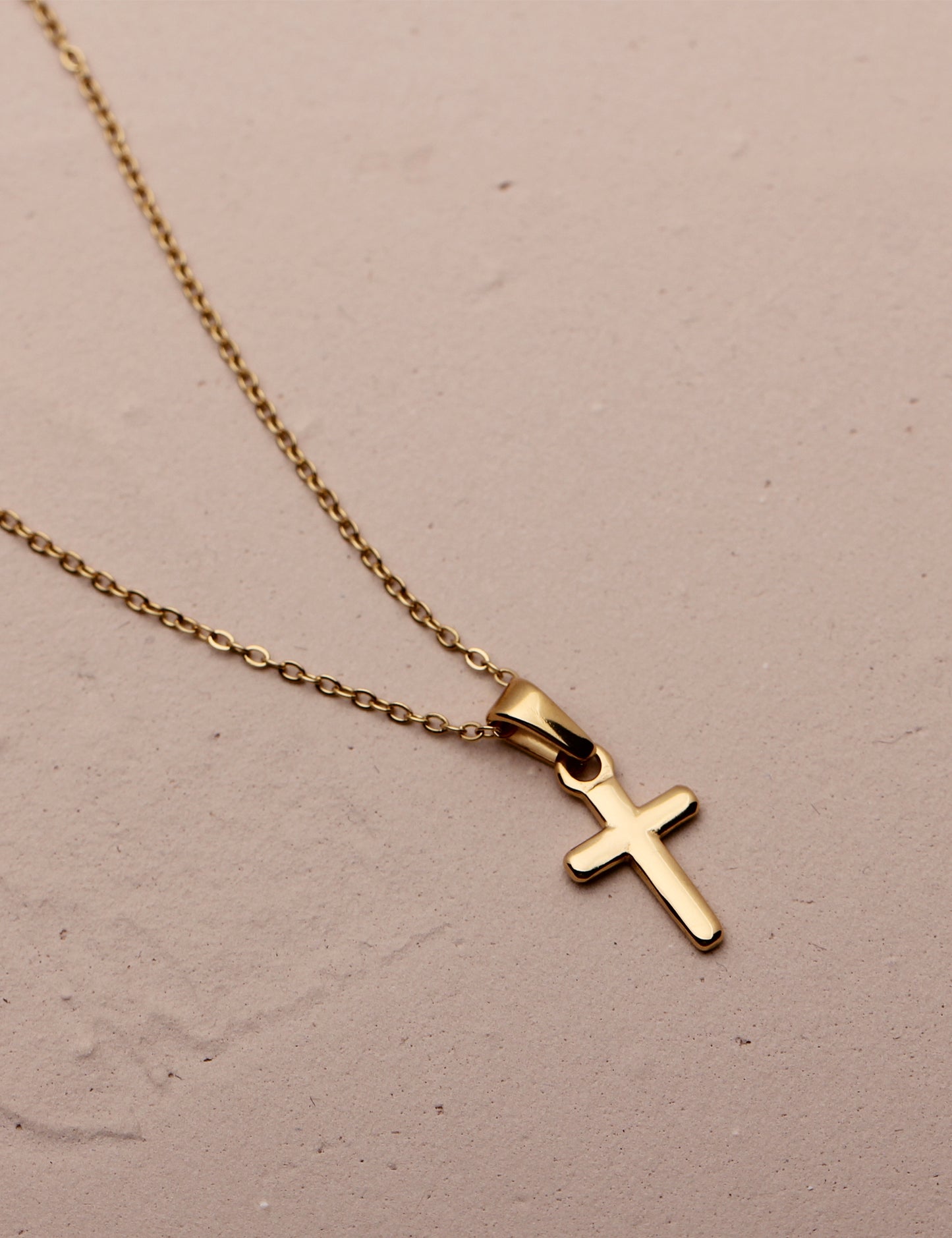 LIA CROSS NECKLACE