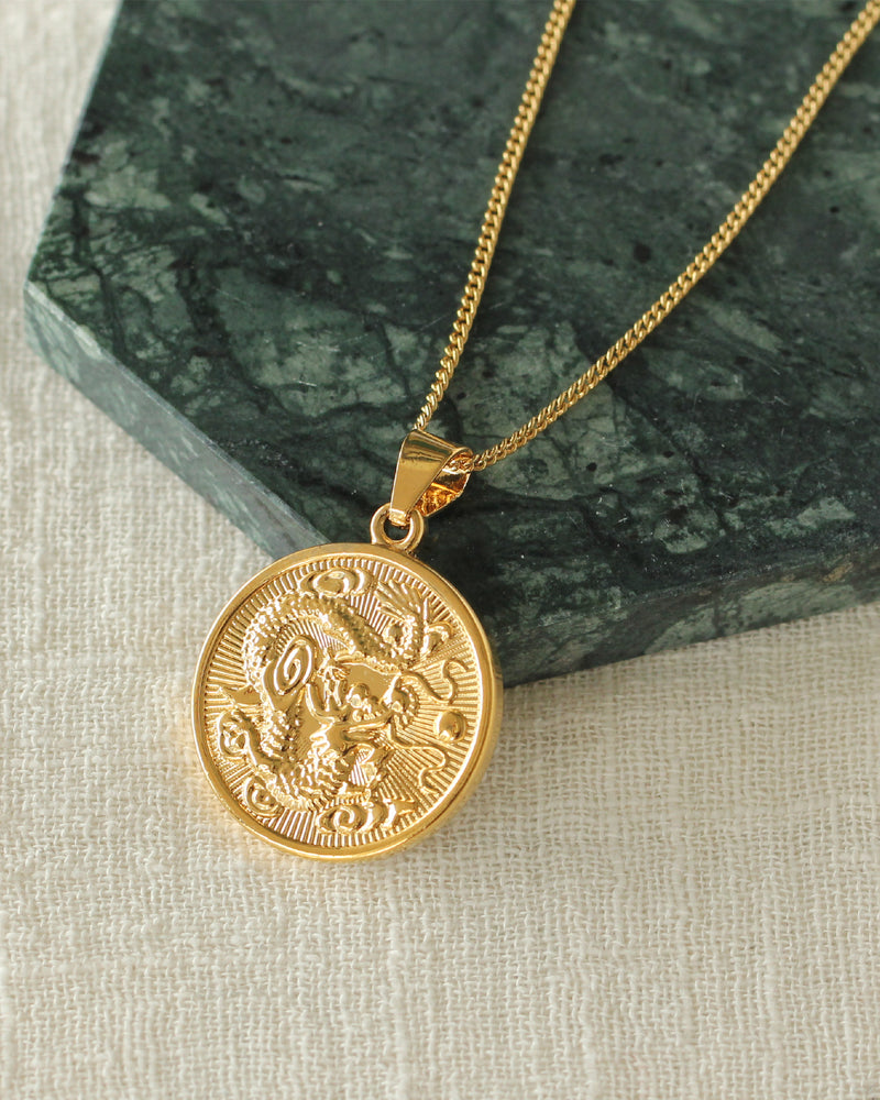 EILIA MEDALLION NECKLACE